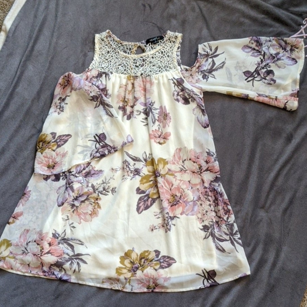 Junior's floral cold shoulder dress
